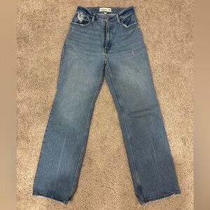 Abercrombie & Fitch 90s Relaxed Jean High Rise Curve Love Short